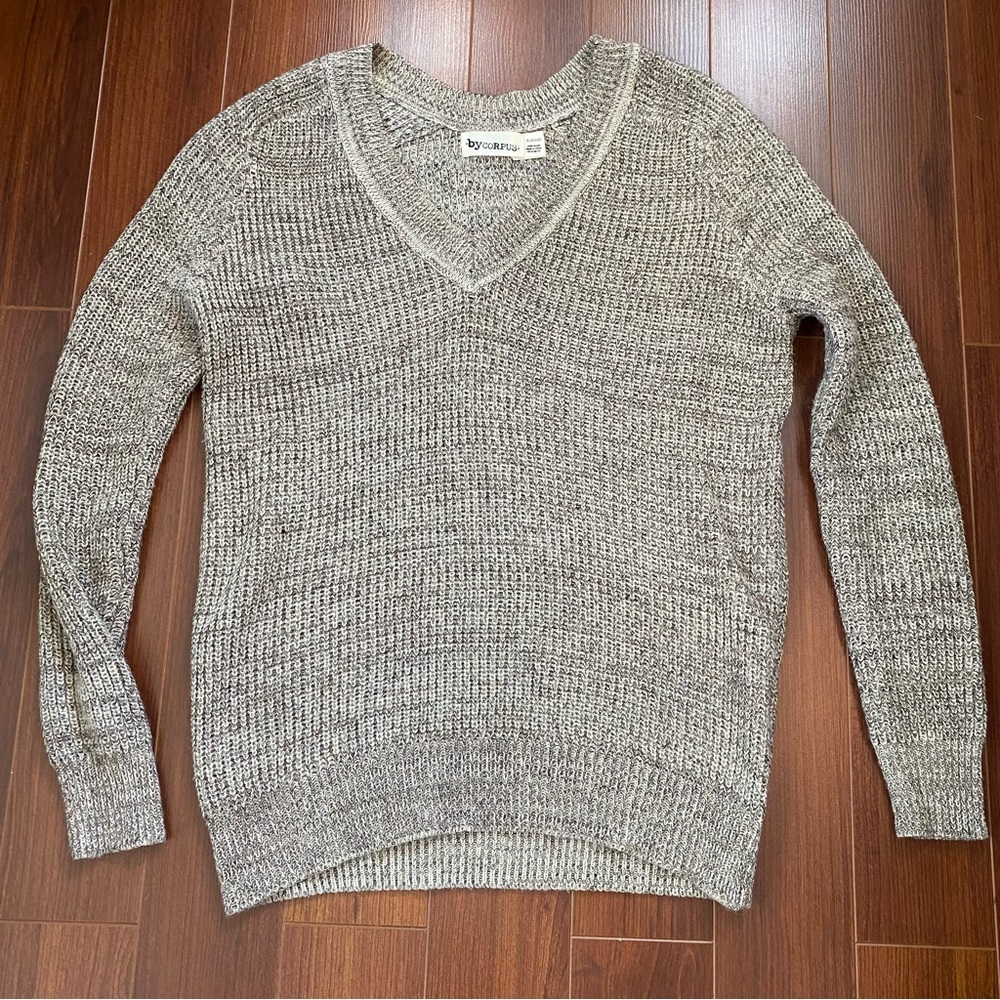 By Corpus Tan V Neck Sweater Size XS Excellent Condition